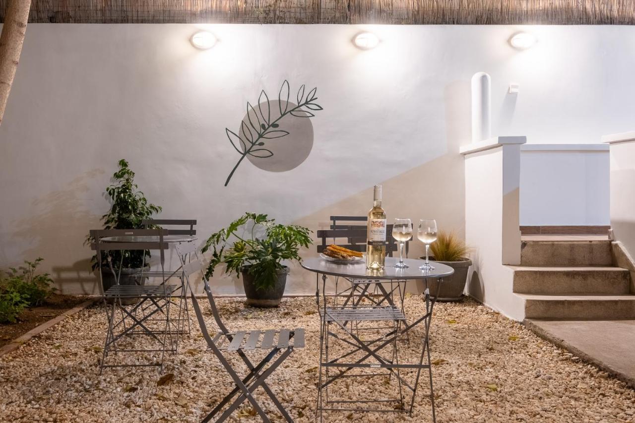 Central5 Boutique Apartments With Common Garden Next To Metro Atena Exterior foto